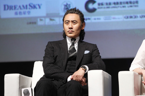 中秋不吃月饼换吃瓜？看明星出轨事件如何应对危机公关？　