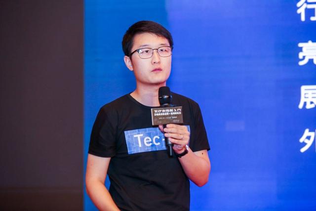 杨宁.jpg